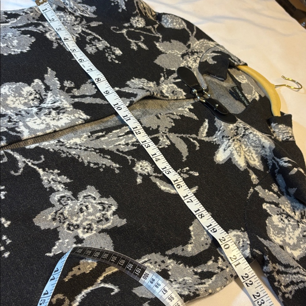 Cynthia Rowley Charcoal and Light Gray Floral Knit Cardigan Duster XL - Picture 9 of 12